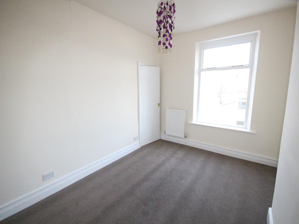 2 bedroom mid terrace house To Let in Barnoldswick - 2016-12-14 11.53.58-2.jpg